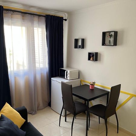 Brisas Del Mar Apartment Los Abrigos Bagian luar foto
