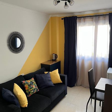 Brisas Del Mar Apartment Los Abrigos Bagian luar foto